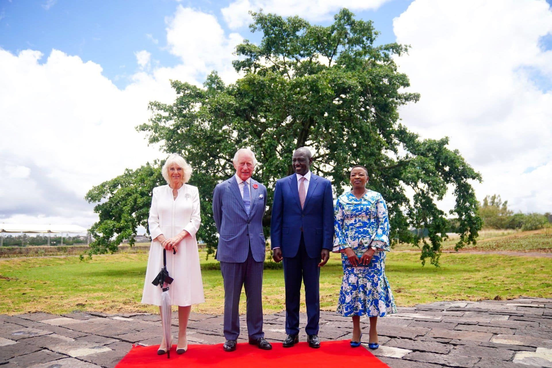 Royal and Presidential party at the Mugumo Tree